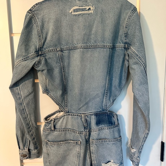 Zara full length blue denim jumpsuit with side cut-outs
NWT Bloggers favorite S - Picture 10 of 11
